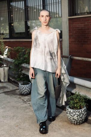 6/44 | Simon Cracker Spring 2027 Menswear | Photo: Francesco Pividori | Courtesy of Simon Cracker Simon Cracker Spring 2027 Menswear | Photo: Francesco Pividori | Courtesy of Simon Cracker