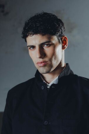 1/27 | State of Chaos Spring 2027 Menswear Details | Photo: María Viacava | Courtesy of State of Chaos State of Chaos Spring 2027 Menswear Details | Photo: María Viacava | Courtesy of State of Chaos