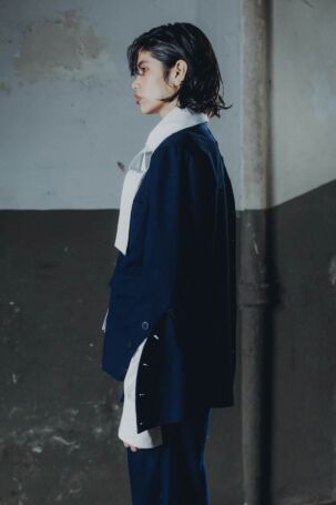 4/27 | State of Chaos Spring 2027 Menswear Details | Photo: María Viacava | Courtesy of State of Chaos State of Chaos Spring 2027 Menswear Details | Photo: María Viacava | Courtesy of State of Chaos