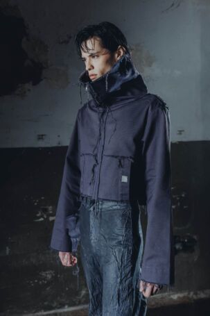 11/27 | State of Chaos Spring 2027 Menswear Details | Photo: María Viacava | Courtesy of State of Chaos State of Chaos Spring 2027 Menswear Details | Photo: María Viacava | Courtesy of State of Chaos