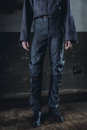 12/27 | State of Chaos Spring 2027 Menswear Details | Photo: María Viacava | Courtesy of State of Chaos State of Chaos Spring 2027 Menswear Details | Photo: María Viacava | Courtesy of State of Chaos