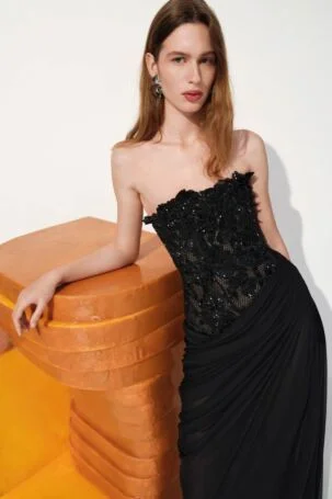 6/47 | Carolina Herrera Resort 2027 | Photo: Jonathan Frantini | Courtesy of Carolina Herrera Carolina Herrera Resort 2027 | Photo: Jonathan Frantini | Courtesy of Carolina Herrera