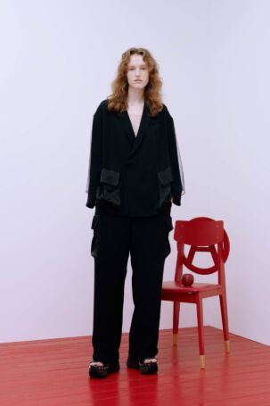 1/39 | UNDERCOVER Resort 2027 | Courtesy of UNDERCOVER UNDERCOVER Resort 2027 | Courtesy of UNDERCOVER