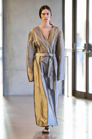 2/20 | BEARE PARK Pre-Fall 2026 | Photo: GoRunway | Courtesy of BEARE PARK BEARE PARK Pre-Fall 2026 | Photo: GoRunway | Courtesy of BEARE PARK