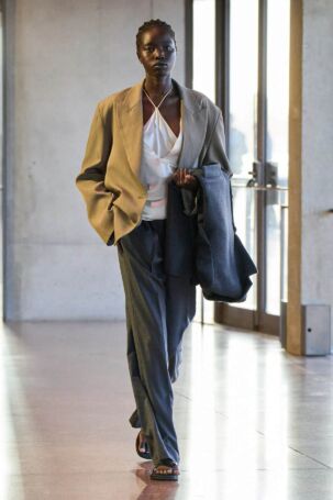 5/20 | BEARE PARK Pre-Fall 2026 | Photo: GoRunway | Courtesy of BEARE PARK BEARE PARK Pre-Fall 2026 | Photo: GoRunway | Courtesy of BEARE PARK