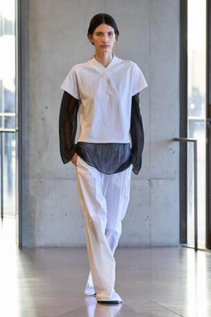 10/20 | BEARE PARK Pre-Fall 2026 | Photo: GoRunway | Courtesy of BEARE PARK BEARE PARK Pre-Fall 2026 | Photo: GoRunway | Courtesy of BEARE PARK