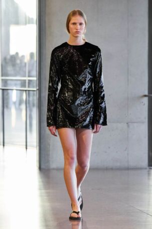 12/20 | BEARE PARK Pre-Fall 2026 | Photo: GoRunway | Courtesy of BEARE PARK BEARE PARK Pre-Fall 2026 | Photo: GoRunway | Courtesy of BEARE PARK