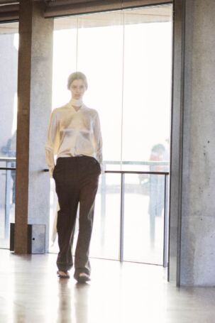 1/46 | BEARE PARK Pre-Fall 2026 Setting | Photo: Mia Rankin | Courtesy of BEARE PARK BEARE PARK Pre-Fall 2026 Setting | Photo: Mia Rankin | Courtesy of BEARE PARK