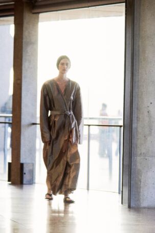 2/46 | BEARE PARK Pre-Fall 2026 Setting | Photo: Mia Rankin | Courtesy of BEARE PARK BEARE PARK Pre-Fall 2026 Setting | Photo: Mia Rankin | Courtesy of BEARE PARK