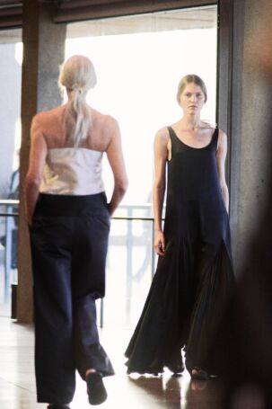 7/46 | BEARE PARK Pre-Fall 2026 Setting | Photo: Mia Rankin | Courtesy of BEARE PARK BEARE PARK Pre-Fall 2026 Setting | Photo: Mia Rankin | Courtesy of BEARE PARK