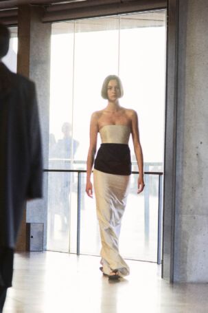11/46 | BEARE PARK Pre-Fall 2026 Setting | Photo: Mia Rankin | Courtesy of BEARE PARK BEARE PARK Pre-Fall 2026 Setting | Photo: Mia Rankin | Courtesy of BEARE PARK