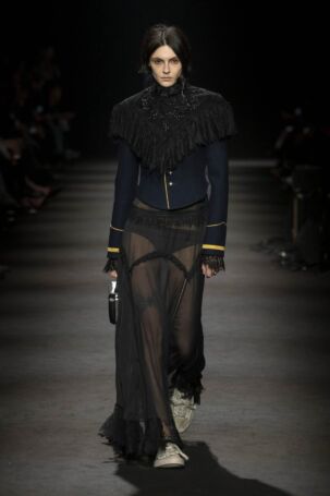 4/42 | Ann Demeulemeester Fall 2026 | Photo: NOWFASHION.com Ann Demeulemeester Fall 2026 | Photo: NOWFASHION.com