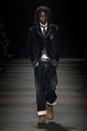 5/42 | Ann Demeulemeester Fall 2026 | Photo: NOWFASHION.com Ann Demeulemeester Fall 2026 | Photo: NOWFASHION.com
