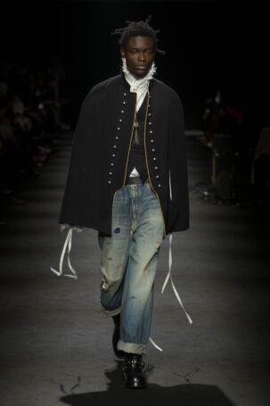 10/42 | Ann Demeulemeester Fall 2026 | Photo: NOWFASHION.com Ann Demeulemeester Fall 2026 | Photo: NOWFASHION.com
