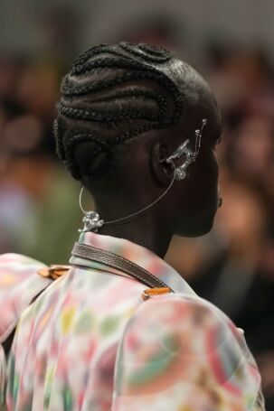 7/48 | Details at Anrealage Fall 2026 | Courtesy of Anrealage Details at Anrealage Fall 2026 | Courtesy of Anrealage