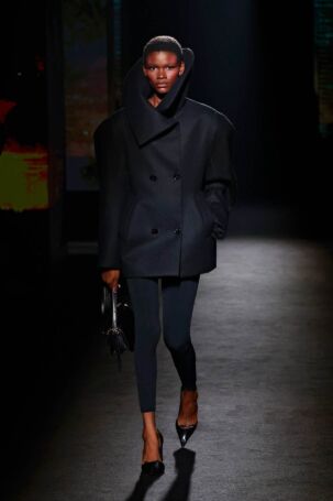 2/82 | Balenciaga Fall 2026 | Photo: NOWFASHION.com Balenciaga Fall 2026 | Photo: NOWFASHION.com