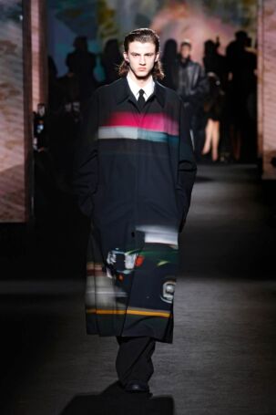 7/82 | Balenciaga Fall 2026 | Photo: NOWFASHION.com Balenciaga Fall 2026 | Photo: NOWFASHION.com