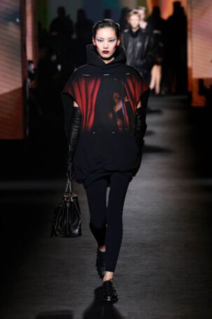 8/82 | Balenciaga Fall 2026 | Photo: NOWFASHION.com Balenciaga Fall 2026 | Photo: NOWFASHION.com