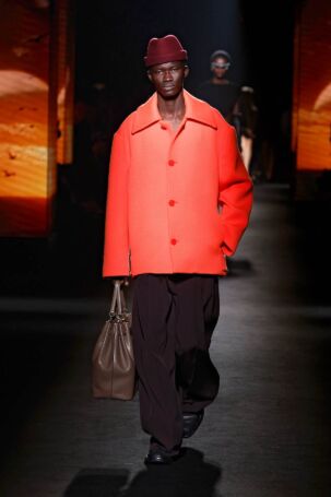 10/82 | Balenciaga Fall 2026 | Photo: NOWFASHION.com Balenciaga Fall 2026 | Photo: NOWFASHION.com