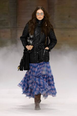 1/56 | Chloé Fall 2026 | Photo: NOWFASHION.com Chloé Fall 2026 | Photo: NOWFASHION.com