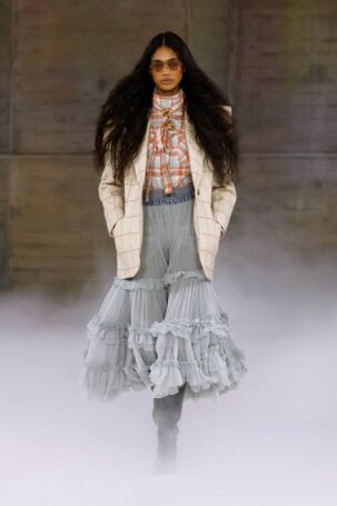 4/56 | Chloé Fall 2026 | Photo: NOWFASHION.com Chloé Fall 2026 | Photo: NOWFASHION.com