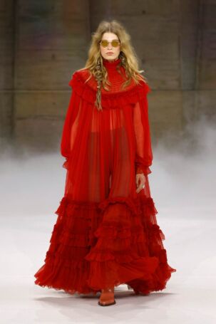 11/56 | Chloé Fall 2026 | Photo: NOWFASHION.com Chloé Fall 2026 | Photo: NOWFASHION.com