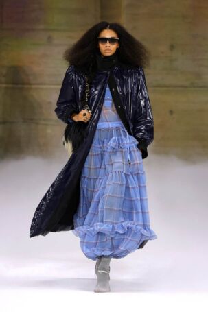 12/56 | Chloé Fall 2026 | Photo: NOWFASHION.com Chloé Fall 2026 | Photo: NOWFASHION.com