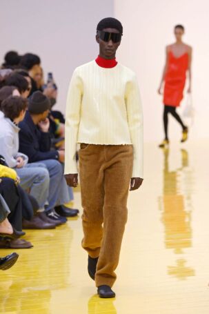 3/67 | Loewe Fall 2026 | Photo: NOWFASHION.com Loewe Fall 2026 | Photo: NOWFASHION.com