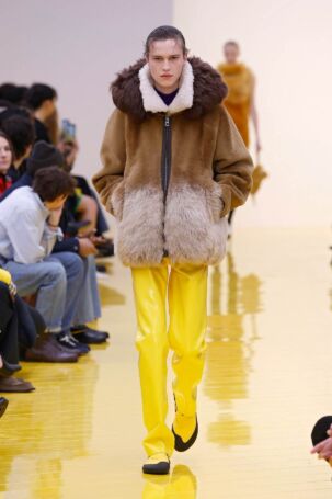 5/67 | Loewe Fall 2026 | Photo: NOWFASHION.com Loewe Fall 2026 | Photo: NOWFASHION.com