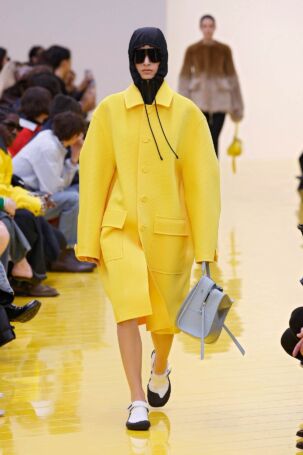 7/67 | Loewe Fall 2026 | Photo: NOWFASHION.com Loewe Fall 2026 | Photo: NOWFASHION.com