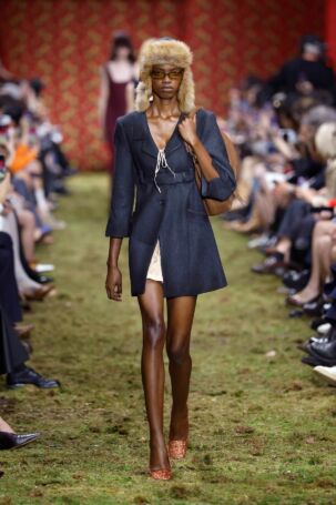 5/66 | Miu Miu Fall 2026 | Photo: NOWFASHION.com Miu Miu Fall 2026 | Photo: NOWFASHION.com