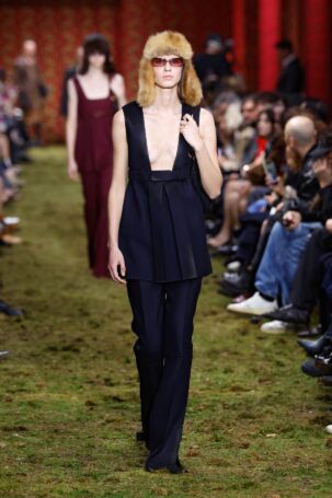 6/66 | Miu Miu Fall 2026 | Photo: NOWFASHION.com Miu Miu Fall 2026 | Photo: NOWFASHION.com