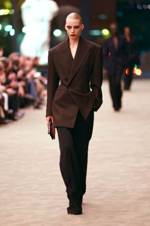 5/51 | Saint Laurent Fall 2026 | Photo: NOWFASHION.com Saint Laurent Fall 2026 | Photo: NOWFASHION.com