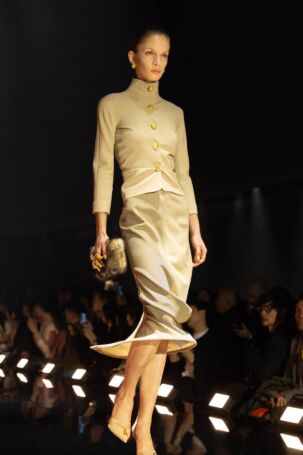 2/43 | Schiaparelli Fall 2026 | Courtesy of Schiaparelli Schiaparelli Fall 2026 | Courtesy of Schiaparelli