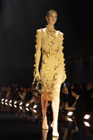 3/43 | Schiaparelli Fall 2026 | Courtesy of Schiaparelli Schiaparelli Fall 2026 | Courtesy of Schiaparelli
