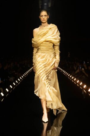 4/43 | Schiaparelli Fall 2026 | Courtesy of Schiaparelli Schiaparelli Fall 2026 | Courtesy of Schiaparelli