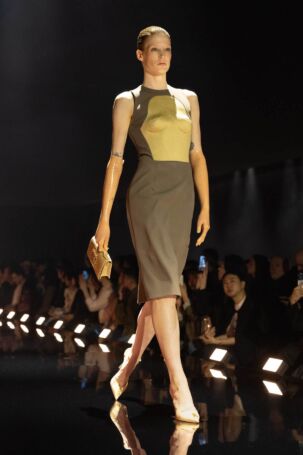10/43 | Schiaparelli Fall 2026 | Courtesy of Schiaparelli Schiaparelli Fall 2026 | Courtesy of Schiaparelli