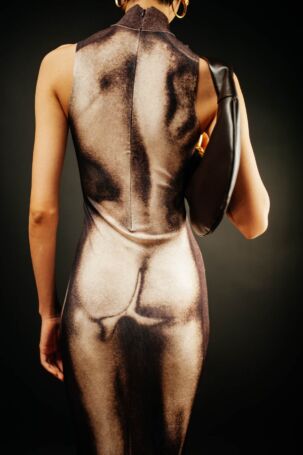 7/73 | Schiaparelli Fall 2026 Backstage | Courtesy of Schiaparelli Schiaparelli Fall 2026 Backstage | Courtesy of Schiaparelli