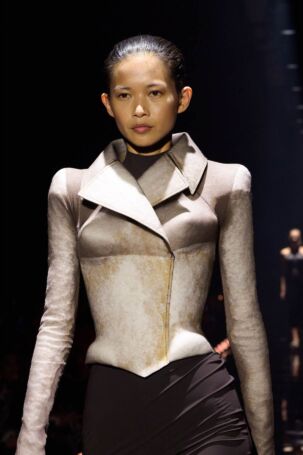 6/16 | Schiaparelli Fall 2026 Details | Courtesy of Schiaparelli Schiaparelli Fall 2026 Details | Courtesy of Schiaparelli