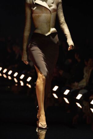 7/16 | Schiaparelli Fall 2026 Details | Courtesy of Schiaparelli Schiaparelli Fall 2026 Details | Courtesy of Schiaparelli