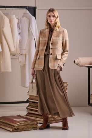 10/48 | Kiton Fall 2026 | Courtesy of Kiton Kiton Fall 2026 | Courtesy of Kiton