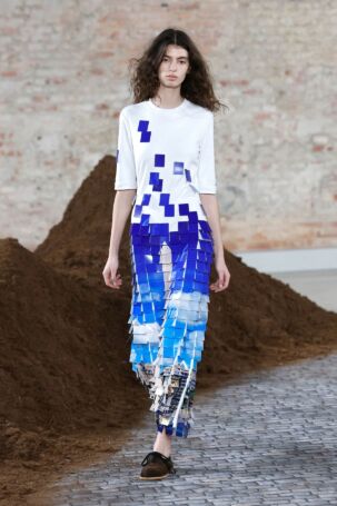11/52 | Moschino Fall 2026 | Photo: NOWFASHION.com Moschino Fall 2026 | Photo: NOWFASHION.com