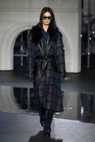 8/55 | Burberry Fall 2026 | Photo: NOWFASHION.com Burberry Fall 2026 | Photo: NOWFASHION.com
