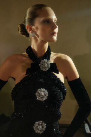 2/13 | Richard Quinn Fall 2026 Backstage | Photo: Eeva Rinne | Courtesy of British Fashion Council Richard Quinn Fall 2026 Backstage | Photo: Eeva Rinne | Courtesy of British Fashion Council