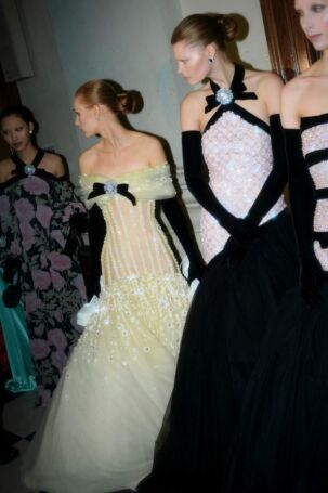 8/13 | Richard Quinn Fall 2026 Backstage | Photo: Eeva Rinne | Courtesy of British Fashion Council Richard Quinn Fall 2026 Backstage | Photo: Eeva Rinne | Courtesy of British Fashion Council