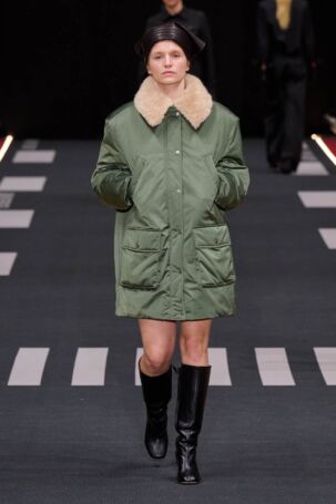 8/34 | Baum und Pferdgarten Fall 2026 | Photo: James Cochrane | Courtesy of Copenhagen Fashion Week Baum und Pferdgarten Fall 2026 | Photo: James Cochrane | Courtesy of Copenhagen Fashion Week