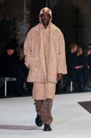 8/66 | Henrik Vibskov Fall 2026 | Photo: James Cochrane | Courtesy of Copenhagen Fashion Week Henrik Vibskov Fall 2026 | Photo: James Cochrane | Courtesy of Copenhagen Fashion Week