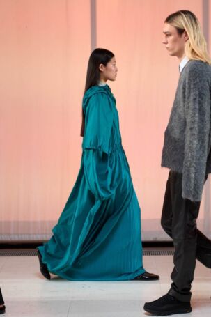 3/16 | Setting at Holzweiler Fall 2026 | Photo: James Cochrane | Courtesy of Copenhagen Fashion Week Setting at Holzweiler Fall 2026 | Photo: James Cochrane | Courtesy of Copenhagen Fashion Week