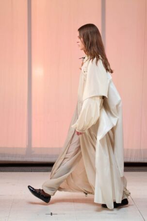 9/16 | Setting at Holzweiler Fall 2026 | Photo: James Cochrane | Courtesy of Copenhagen Fashion Week Setting at Holzweiler Fall 2026 | Photo: James Cochrane | Courtesy of Copenhagen Fashion Week