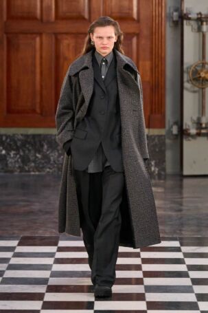 1/32 | MKDT Studio Fall 2026 | Photo: James Cochrane | Courtesy of Copenhagen Fashion Week MKDT Studio Fall 2026 | Photo: James Cochrane | Courtesy of Copenhagen Fashion Week